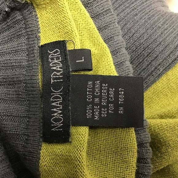 Nomadic Traders Turtleneck Two-Toned Sweater - Picture 3 of 3